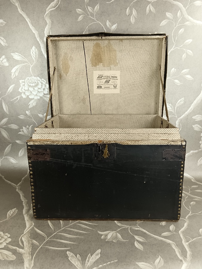 coaching travelling trunk (6).jpg
